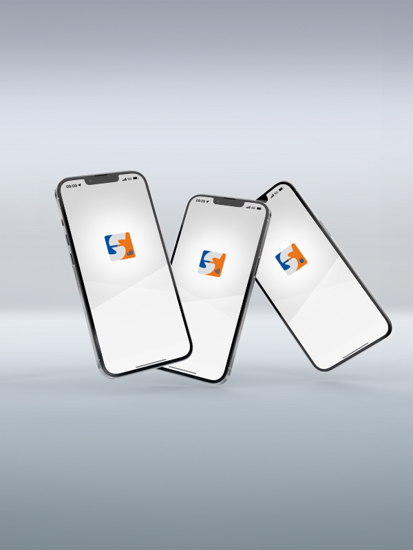 3 Smartphones mit jeweils einer der3 SPARDA-BANK Apps darauf.